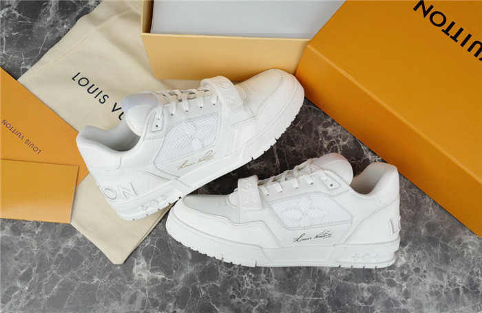 LV SNEAKER LV-000251