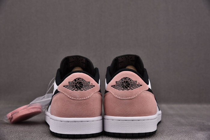 Jordan 1 Low OG Bleached Coral CZ0790-061