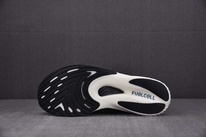 NEW BALANCE SNEAKER NB041