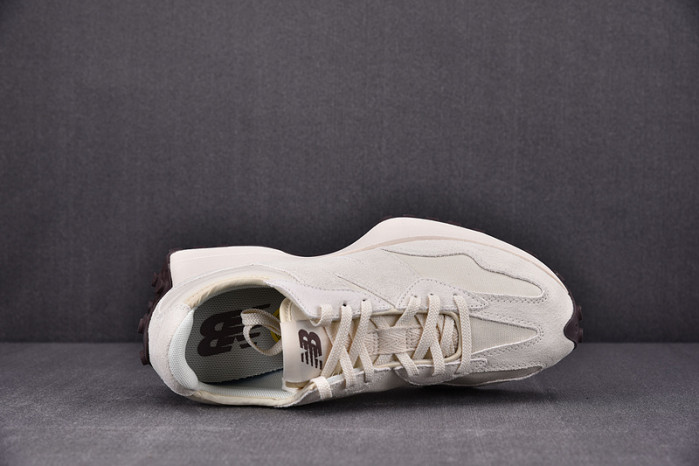 NEW BALANCE SNEAKER NB047