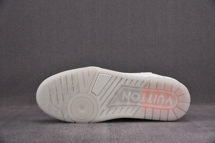 LV SNEAKER LV-000109