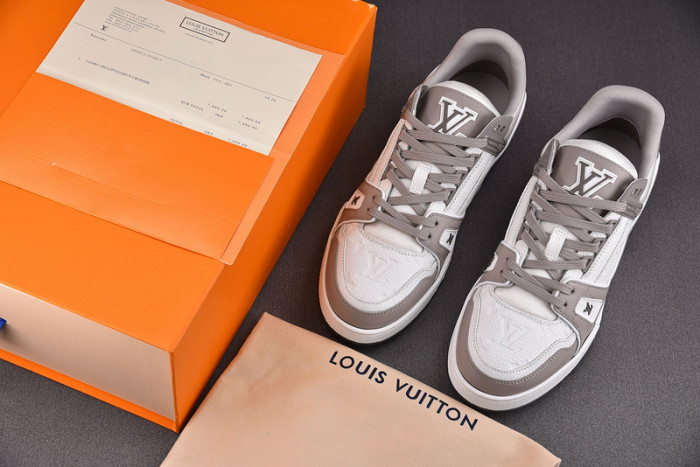 LV SNEAKER LV-000125