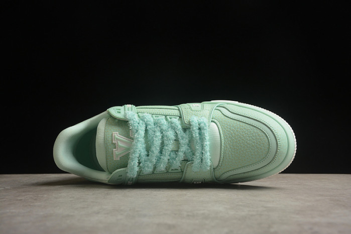 LV TRAINER SNEAKER LV-000557