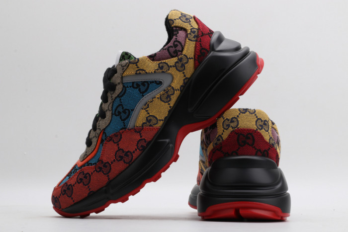 G*u*i* trainer sneaker2