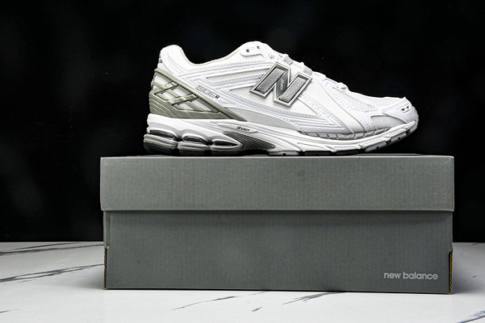 New Balance 1906R 